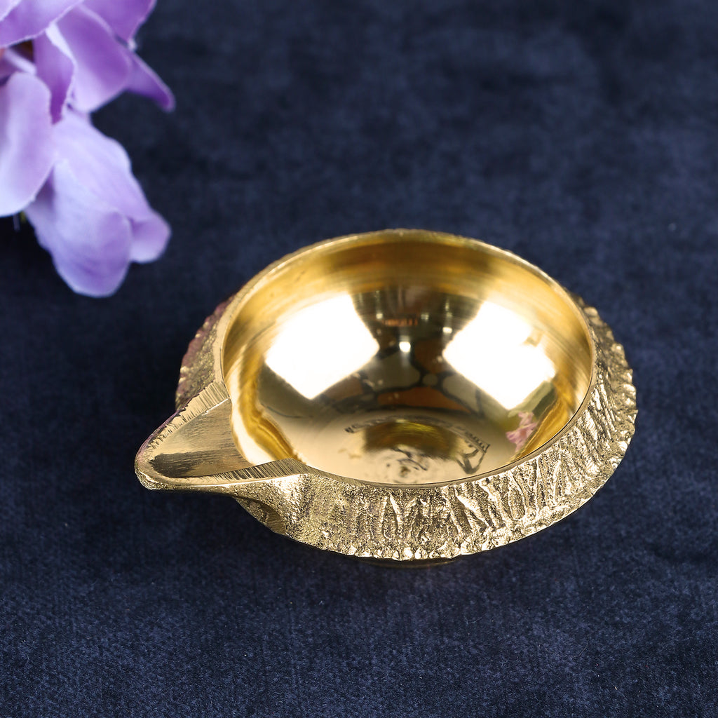 Beautiful Pure Brass Kuber Diya – Traditional brass oil lamp symbolizing wealth and prosperity, perfect for pooja and festive rituals. India’s Largest Pooja Accessories Brand – www.satvikstore.in