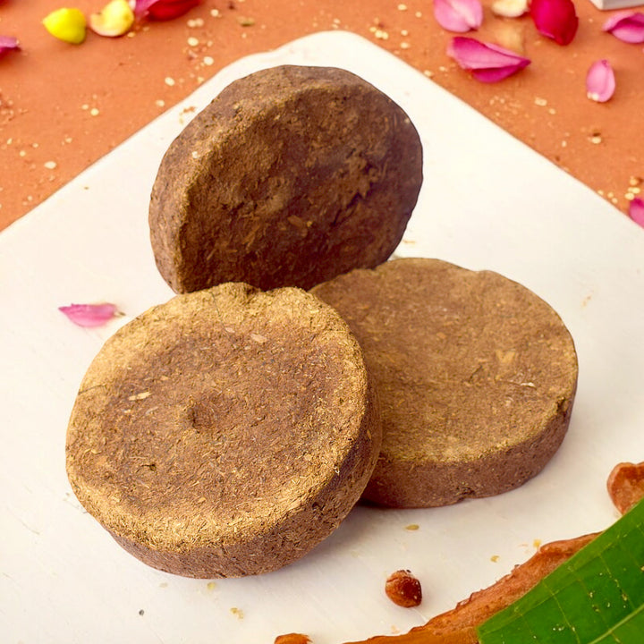 Cow Dung Cake (Upla) – 11 Pc for Puja & Havan is used in traditional fire rituals for its purifying and spiritual qualities. These natural, eco-friendly cakes enhance the effectiveness of pooja and hawan ceremonies, bringing divine blessings – India’s Largest Pooja Accessories Brand – www.satvikstore.in