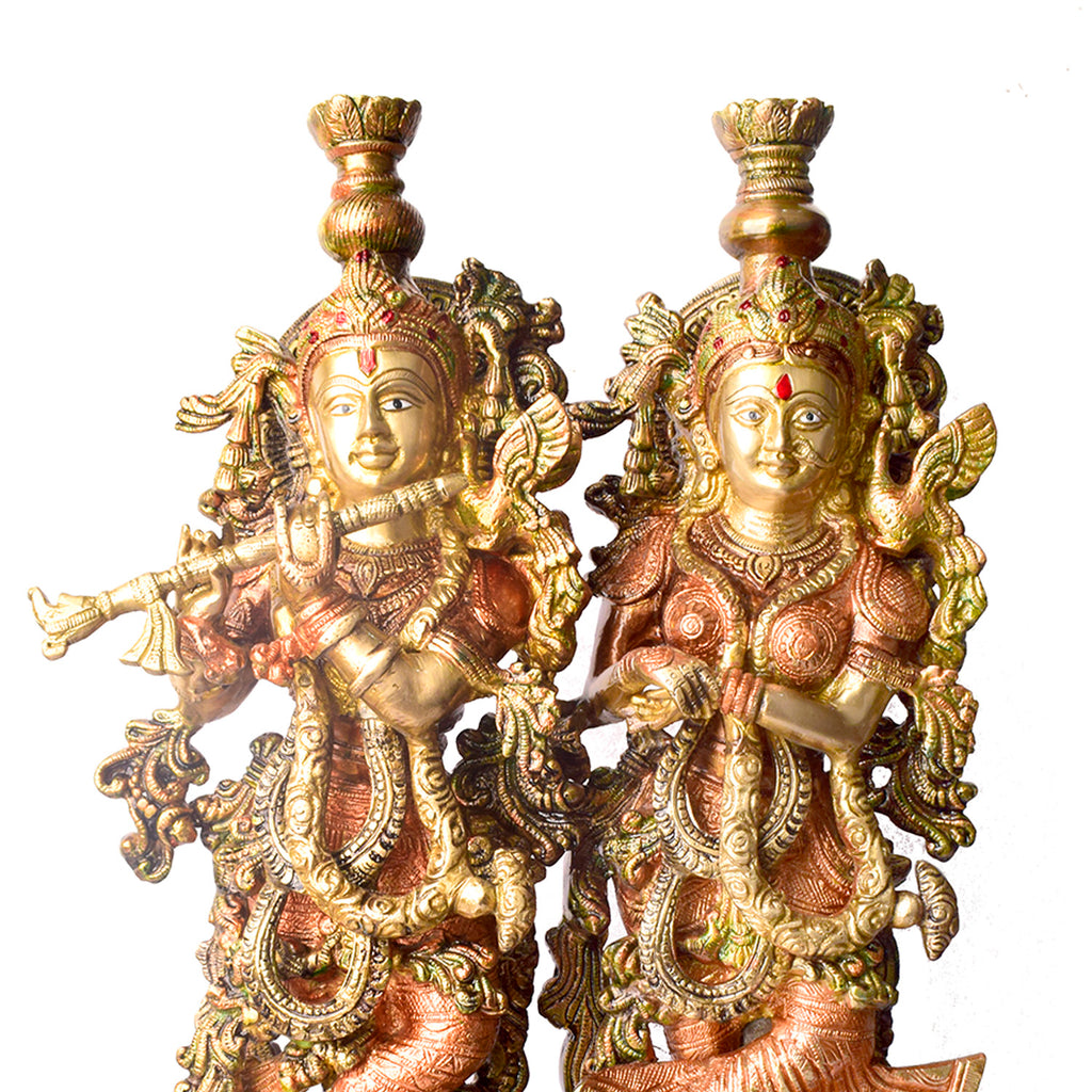  This Stunning Radha Krishna Brass Idol beautifully captures the divine love and grace of Radha and Krishna. Crafted from high-quality brass with intricate detailing, it exudes elegance and spiritual charm. 